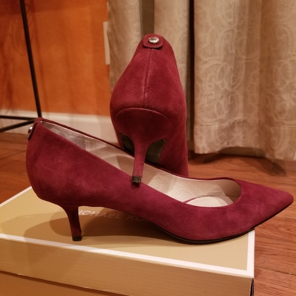 Shoes - Picture 2 of 4